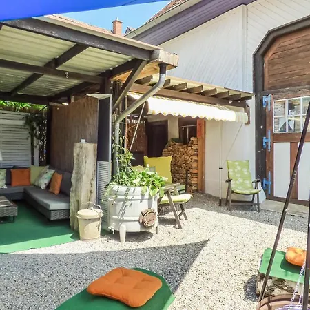 4 Bedroom In *